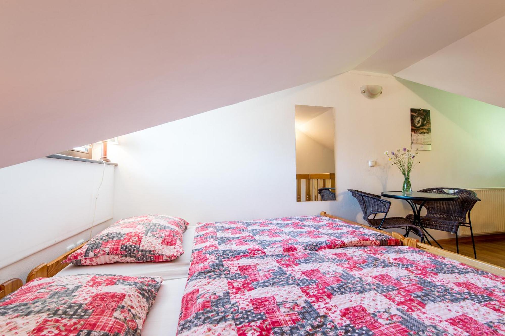 Apartments Jaka Dolenjske Toplice Værelse billede